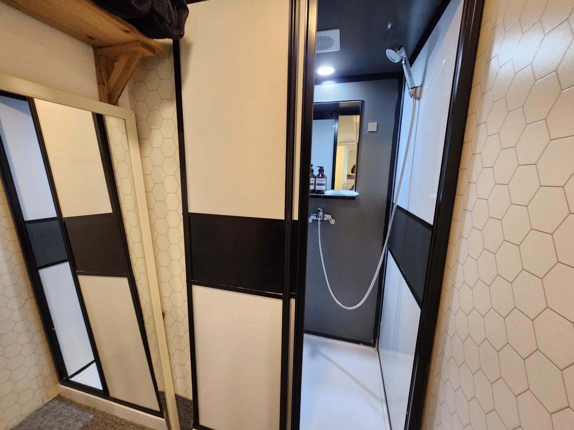 Olive Hostel W Сеул Экстерьер фото